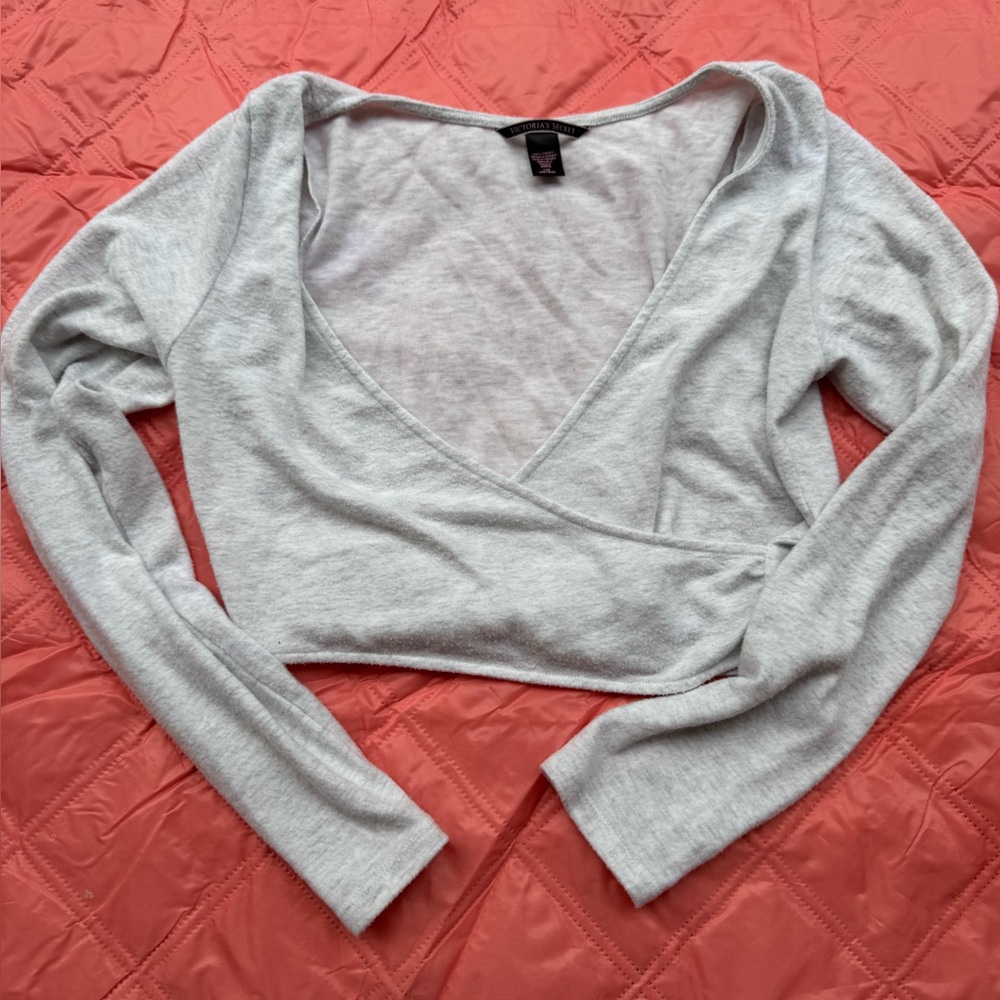 Victoria’s Secret crop shirt